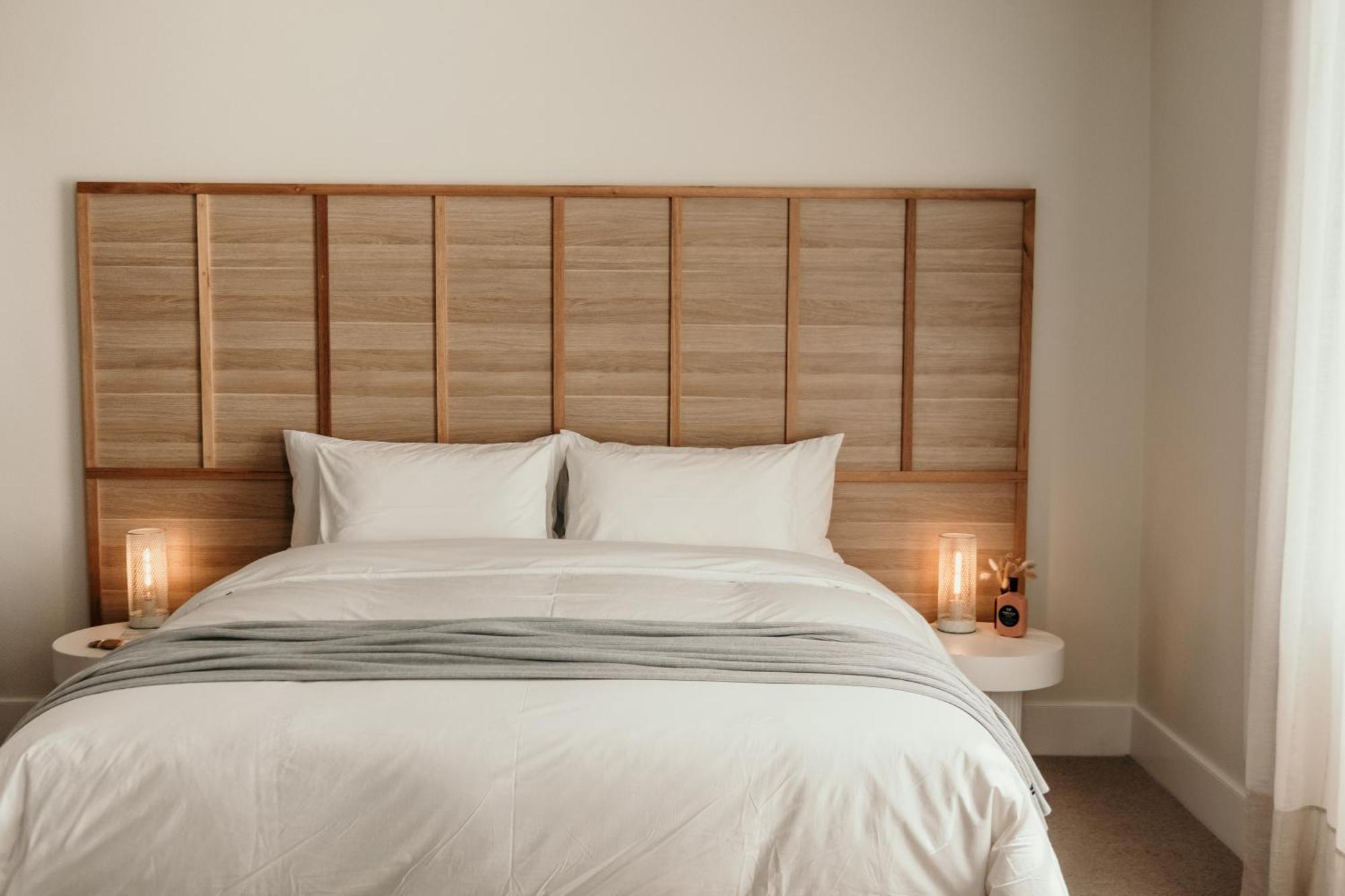 The Oak & Anchor Hotel Порт-Фері Екстер'єр фото A bed with a headboard
