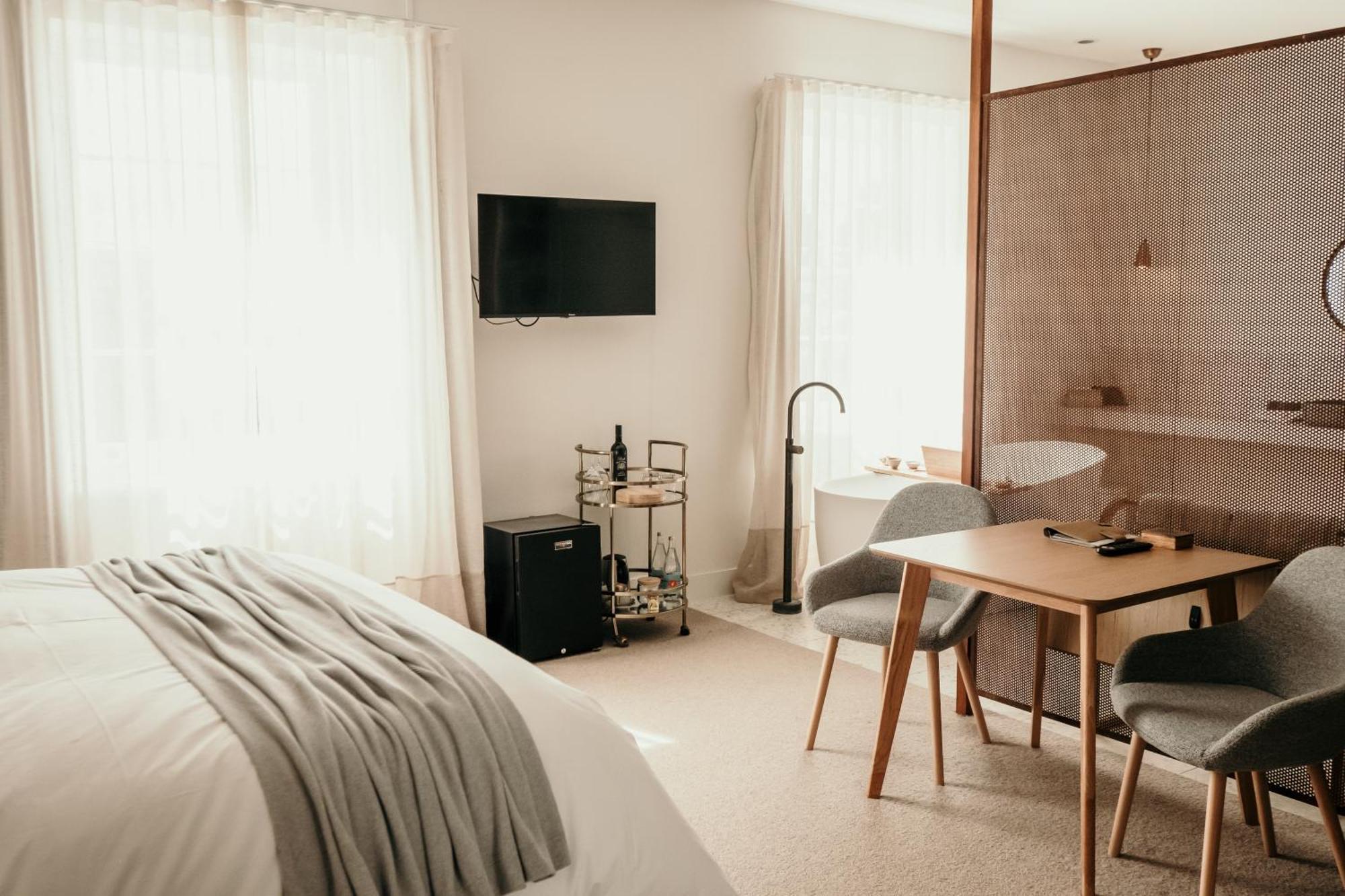 The Oak & Anchor Hotel Порт-Фері Екстер'єр фото A room at the hotel
